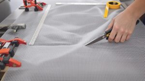 comment couper une moustiquaire enroulable